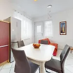 Apartmán Amazing Apartment In Royan With Wifi