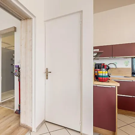 1 Bedroom Cozy Apartment In Royan アパート